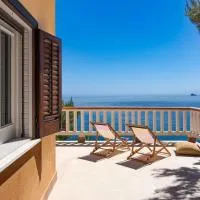 Seafront Collection - Bungalows and Villas, готель у місті Aspra