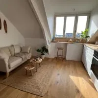 Cozy studio in Cancale, hotel v mestu Cancale