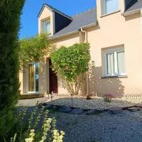 Maison 6 pers, 3 chambres, jardin au calme en Bretagne, hotel v mestu Ménéac