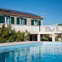 Villa Maslina、ノヴァリャのホテル