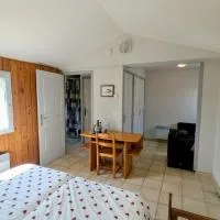 Suite privée Esther Gorges de l'Arzon près du Puy en Velay, hotel v destinaci Chomelix