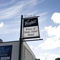 Prince of Wales Hotel Motel، فندق في بينولا