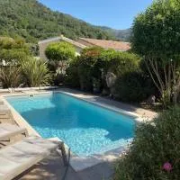 Comme à la maison près de la DOLCE VIA, Hotel in Saint-Fortunat-sur-Eyrieux