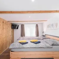 Private Rooms near Glarus, Shared Bath, hotel en Näfels