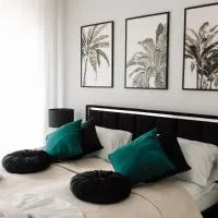 GOLDEN HAUS Opole - Black Velvet & Dark Elegance, hotel sa Opole