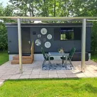 Camping de Zandhorst, Pipowagen Sunseeker, hotel en Wouterswoude