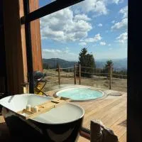 Ascent Lodge -Jacuzzi si Panoramic View, hotel em Petreasa