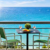 Beautiful beachfront apartment، فندق في كاجنيس سور مير
