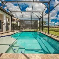 Lakeview Pool Home 4BR Near Legoland Disney, hotel u gradu Hejns Siti