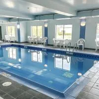 Comfort Inn & Suites Cambridge، فندق في كامبريدج