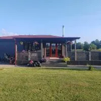 Family vacations house, hotell i Tīnūži