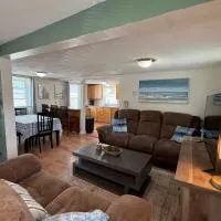 Oakland Beach Cottage - Sleeps up to 4, hotel u gradu Vorik