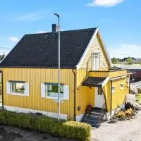 Modern renovated flat just 10 min train to Oslo and Airport, hotel Lillestrømben