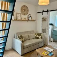 Appartement mezzanine porte Saint-Michel, hotel u gradu 'Guérande'