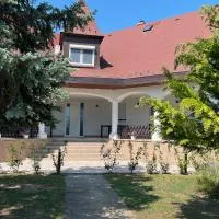 Pitypang Apartmanház, khách sạn ở Zánka