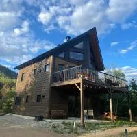 Chalet au coeur des montagnes, hotelli kohteessa LʼAnse-Saint-Jean