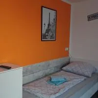 Zweibettzimmer mit Gemeinschaftsküche und Gemeinschaftsbädern, Hotel in Hohenstein-Ernstthal