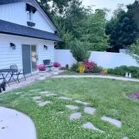 Unique guest house loft – hotel w mieście Spring Lake