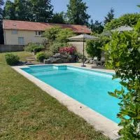 Gîtes de beaux rêves, Pivoine, hotel en Uxeau