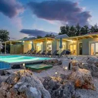 Studios Maximo، فندق في Karavadhos