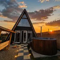 Elioan Cozy A-Frame, hotelli kohteessa Mărăcineni