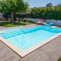 Les Elles du Moulin Avec Piscine, ξενοδοχείο σε Vedene