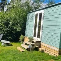 Delightful Shepherd's Hut set in peaceful meadow, hotel u gradu 'Davidstow'