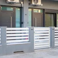 DNS Elements Apartments 1, hotel i Néa Karváli