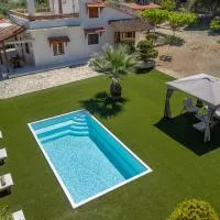 Villa Athina, hotel di Foinikiá