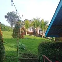 Moon Bungalow 2, hotel Kelimutuban