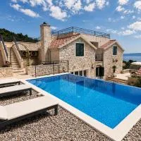 Steinhaus Villa Ane, hotel em Tučepi