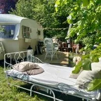 The running Rabbit caravan, hotel Ystadban