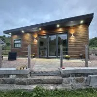 Caban Milany, Log Cabin Farm Stay in Brecon Beacons、ポント・スティキスのホテル