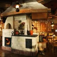 Hotel Korona, מלון בקלודזקו