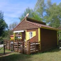 Chalet au calme climatisé et clôturé, hotelli kohteessa Saint-Rémy-sur-Durolle
