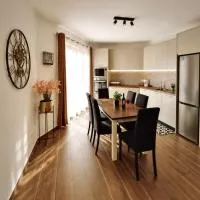 New Apartment - 3 min to Airport - 10 min to Valletta, hotel a Gudja