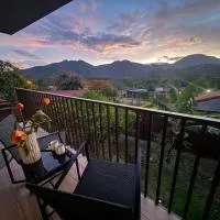 Nido Celeste, Gran Vista al Volcán y cerca de Río Celeste con AC – hotel w mieście Bijagua