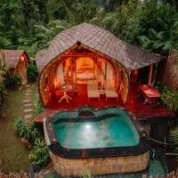 Adi's Bamboo House Sidemen - NYAN BALI, viešbutis mieste Selat