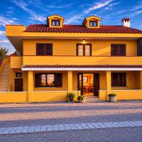 Villa Anna at Incodia Apartments, kh&aacute;ch sạn ở Putzu Idu
