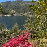 Lake House Gerês, hotel di Admeus
