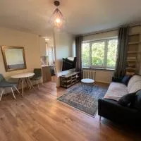 Hubane korter Kubija männimetsas, jalutuskäigu kaugusel spaast, hotell i Võru