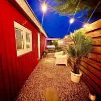 Charming Scandinavian eco house with private garden and jacuzzi between Amsterdam Haarlem and Schiphol Airport, hotel di Vijfhuizen