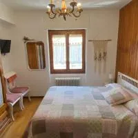 Casa Rural Txabalkua 1º y 2º piso, hotel v destinaci Isaba
