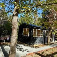 Country Cabin all to yourself, with wood fired sauna, hotel u gradu Clevedon