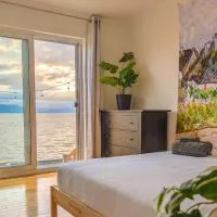 Chalet for 6 people - Waterfront - Spa - Fireplace, hotell i Cap-Saint-Ignace