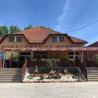 Zátonyi Csárda Panzió, хотел в Dunasziget