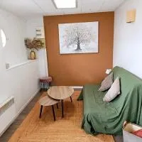 Le Nid des Alouettes, comfortable furnished 1-bedroom apartment, מלון בפילבורו