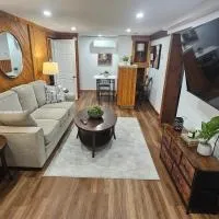 세인트존에 위치한 호텔 Modern Two Bedroom Basement Apartment