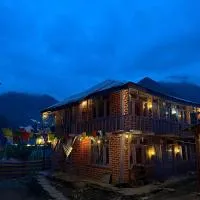 Shalom Guesthouse and Cafe, hotelli kohteessa Kalgha