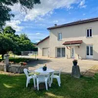 Corps de ferme à 50min de Lyon, hotel a Moissieu-sur-Dolon